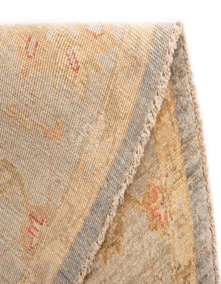 Detail image of  6' 6 x 6' 7 Kaizar Wool Round Rug