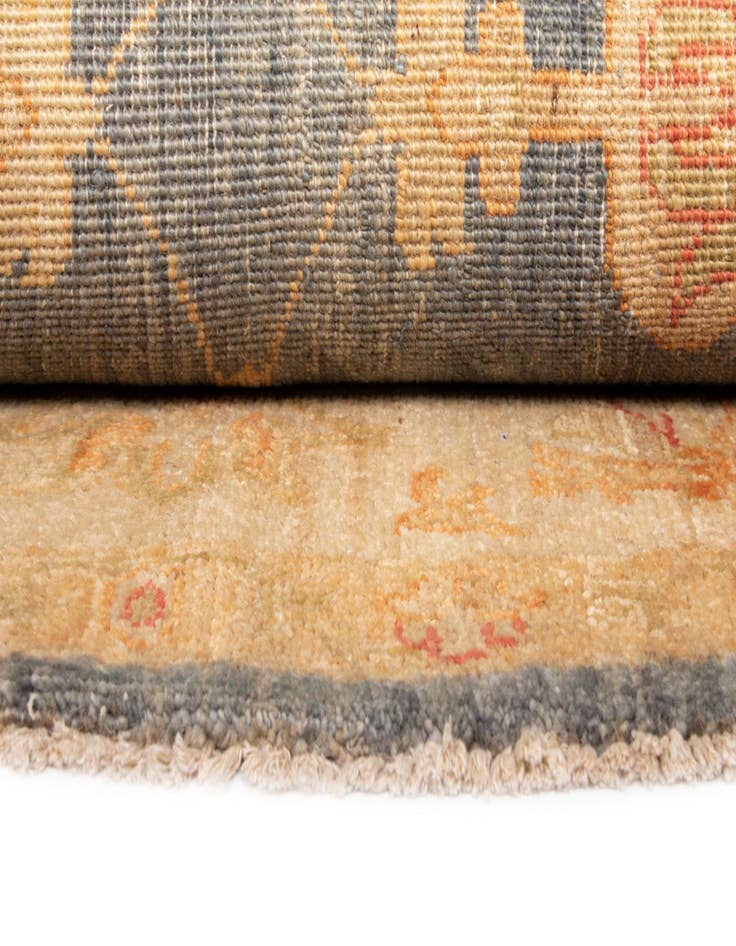 Detail image of  6' 6 x 6' 8 Kaizar Wool Round Rug