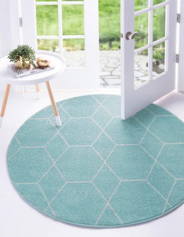  7' 10 x 7' 10 Lattice Frieze Round Rug