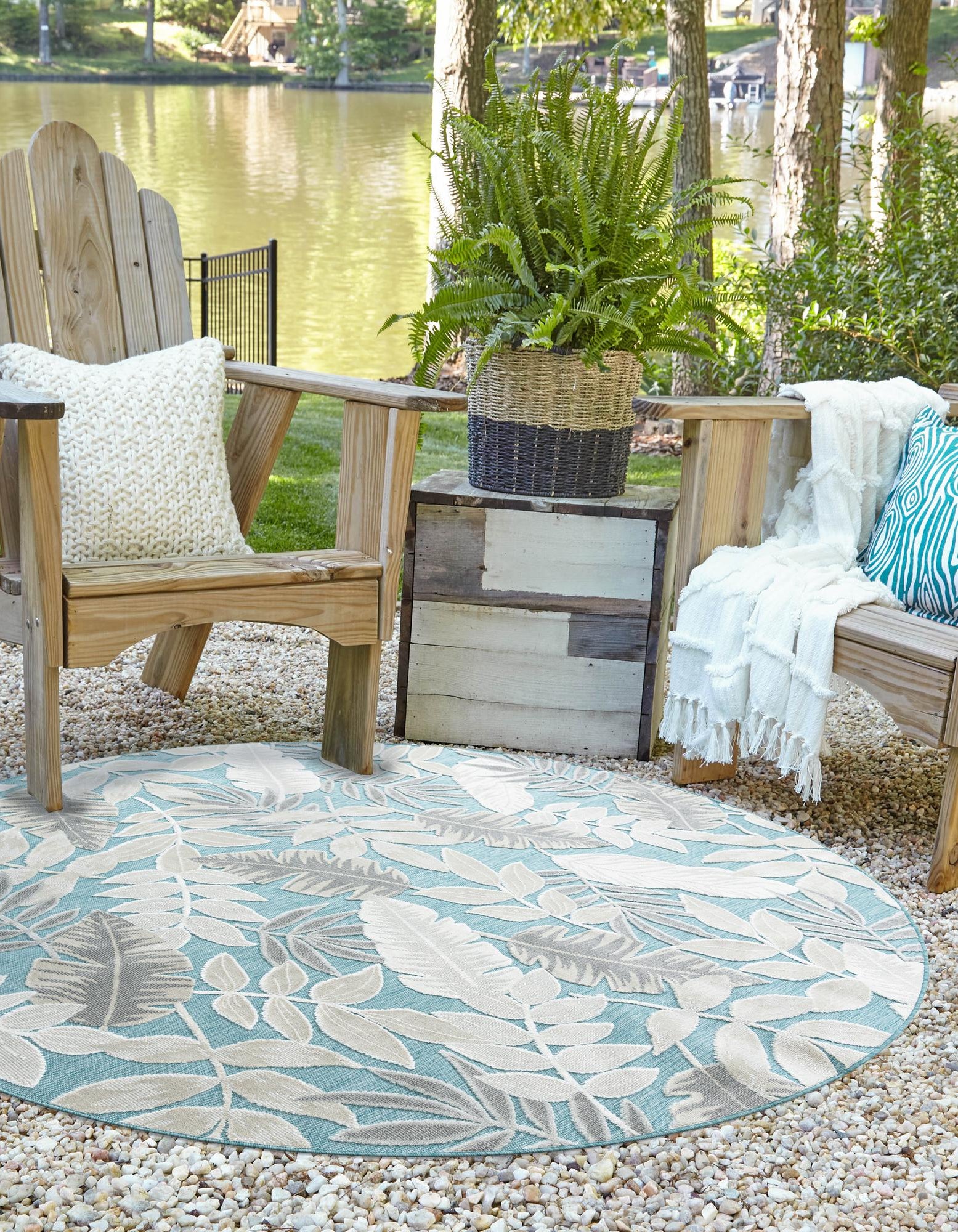 Light Blue 4' 5 x 4' 5 Botanical Indoor / Outdoor Round Rug | Rugs.com