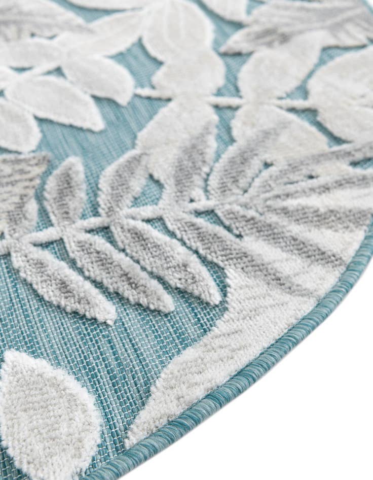 Detail image of  4' 5 x 4' 5  Washable Botanical Indoor / Outdoor Round Rug