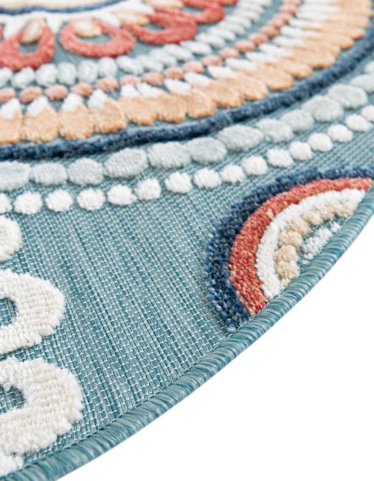 Detail image of  4' 5 x 4' 5  Washable Botanical Indoor / Outdoor Round Rug