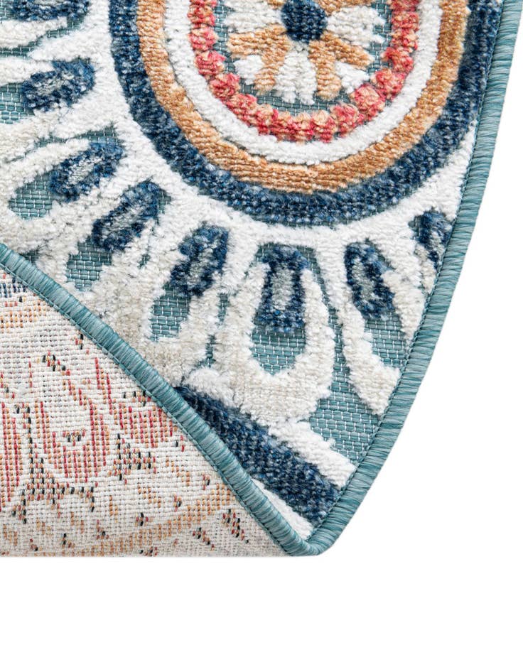 Detail image of  4' 5 x 4' 5  Washable Botanical Indoor / Outdoor Round Rug
