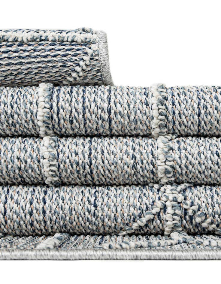 Detail image of  5' 3 x 5' 3  Washable Lattice Indoor / Outdoor Round Rug