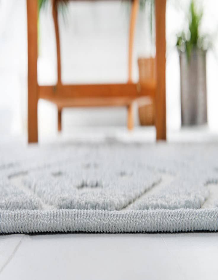 Detail image of  8' x 8'  Washable Sabrina Soto Ella Indoor / Outdoor Round Rug