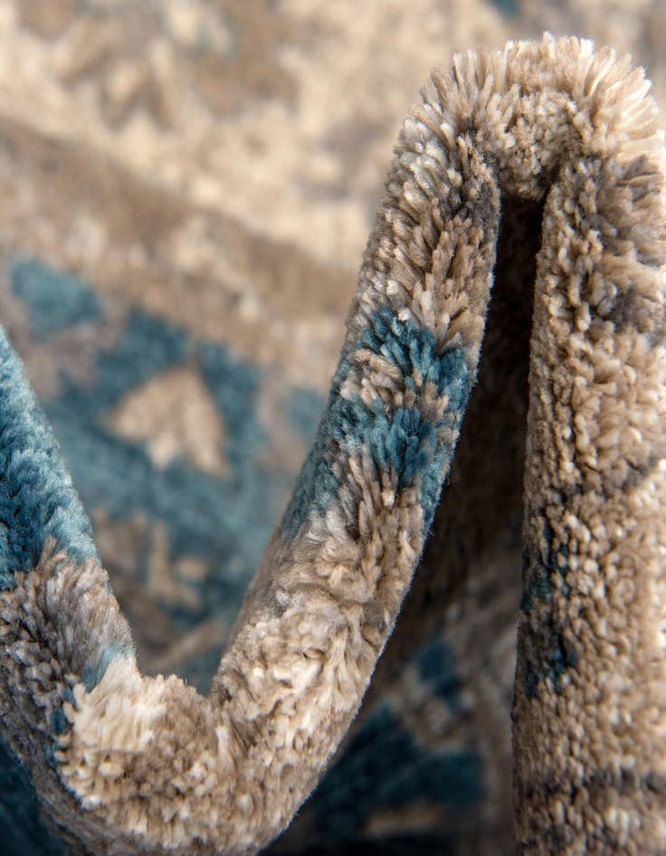 Detail image of  4' x 4' Viola Round Rug