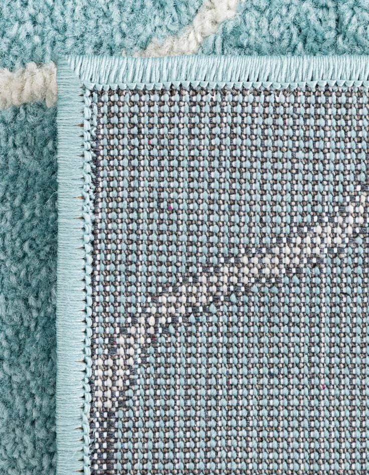 Detail image of  2' x 6' Lattice Frieze Runner Rug