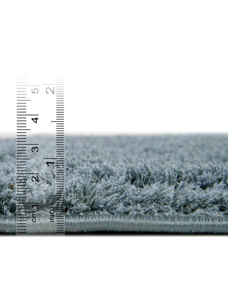 Detail image of  2' 7 x 10' Lattice Shag Runner Rug