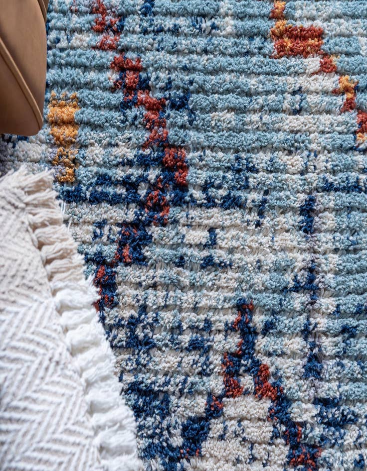 Detail image of  2' 7 x 10' Morocco Runner Rug