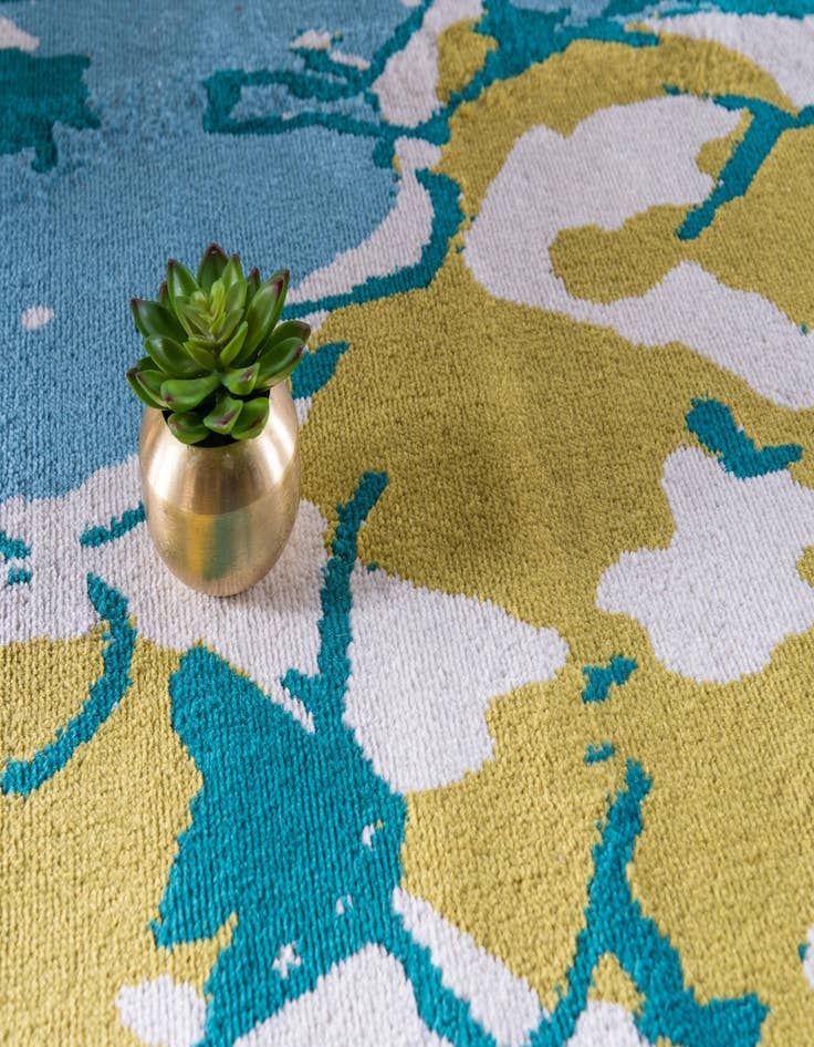 Detail image of Jane Seymour 2' x 6' Open Hearts Runner Rug