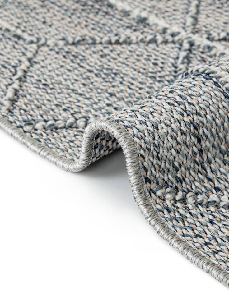 Detail image of  2' x 8'  Washable Lattice Indoor / Outdoor Runner Rug