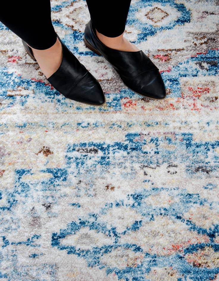 Detail image of  2' 7 x 8' 2 Vega Runner Rug