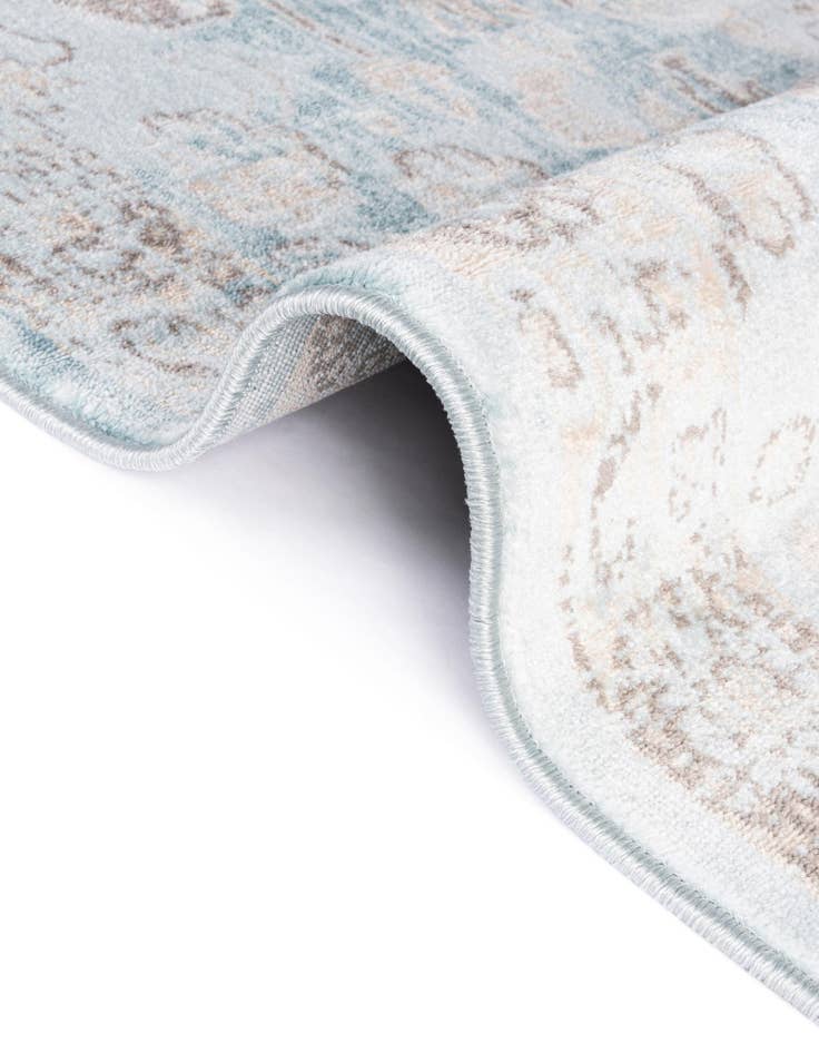 Detail image of  2' 7 x 10' Victoria Runner Rug