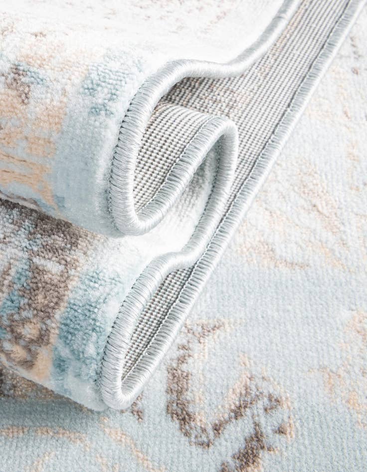 Detail image of  2' 7 x 10' Victoria Runner Rug