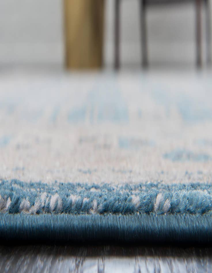 Detail image of  2' 7 x 10' Viola Runner Rug