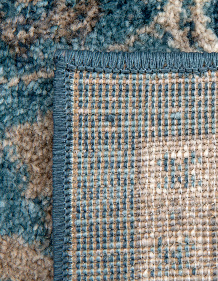 Detail image of  2' 7 x 10' Viola Runner Rug
