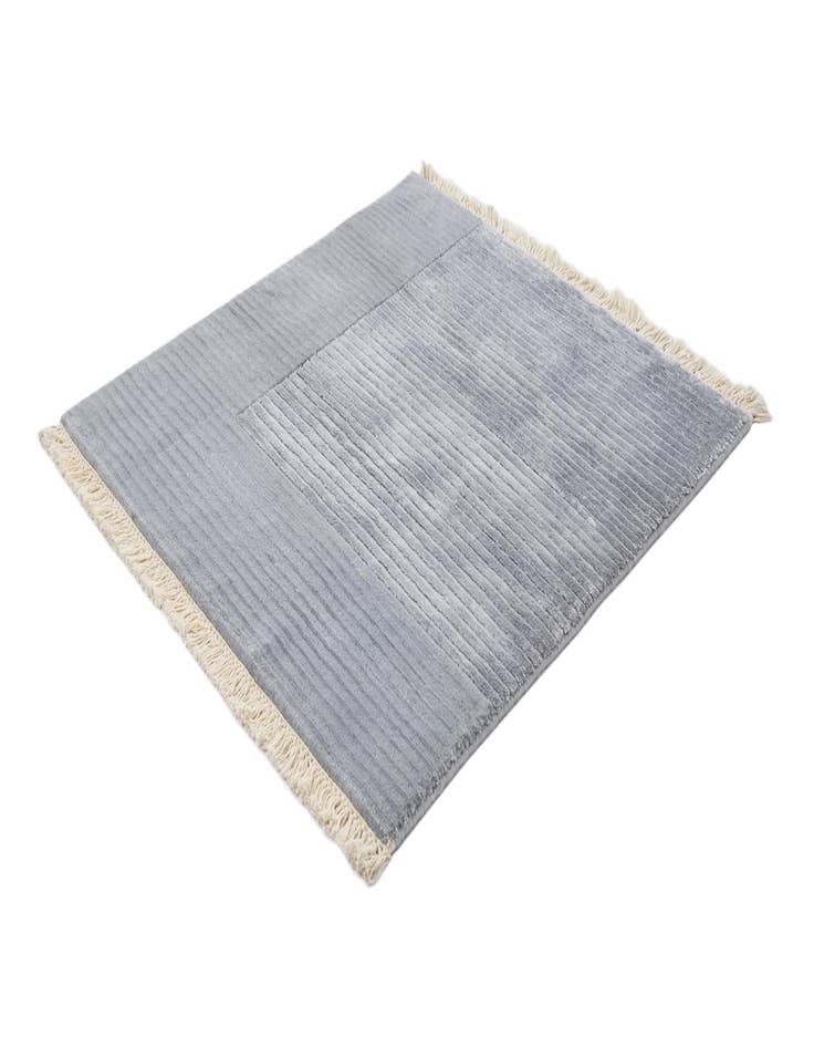 Detail image of  2' 7 x 2' 8  Hand Knotted Darya Wool Square Rug