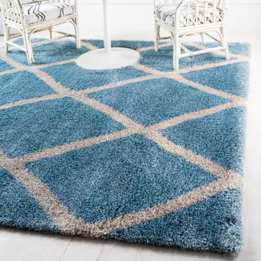  8' x 8' Luxury Trellis Shag Square Rug