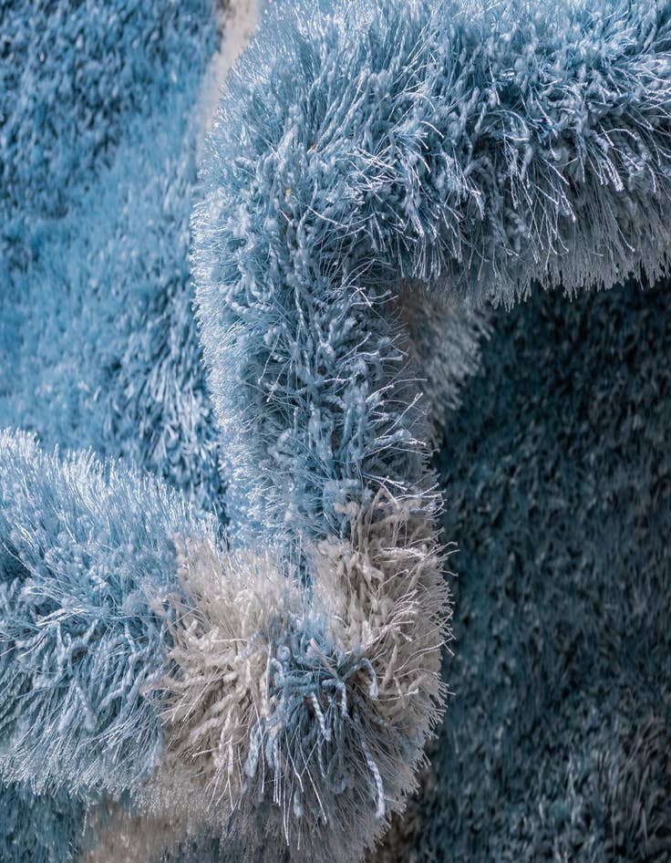 Detail image of 8' x 8' Luxury Trellis Shag Square Rug