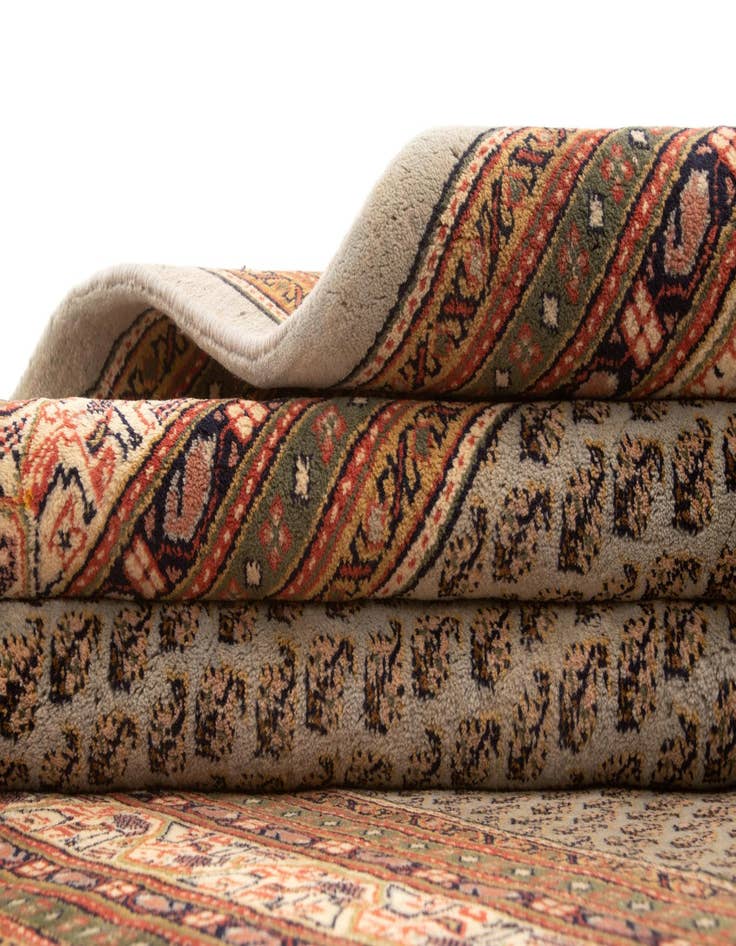 Detail image of  6' 5 x 6' 11 Mir Square Rug