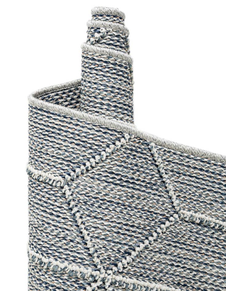 Detail image of  7' 10 x 7' 10  Washable Lattice Indoor / Outdoor Square Rug