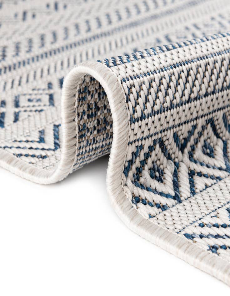 Detail image of  5' 3 x 5' 3  Washable Ribbon Indoor / Outdoor Square Rug