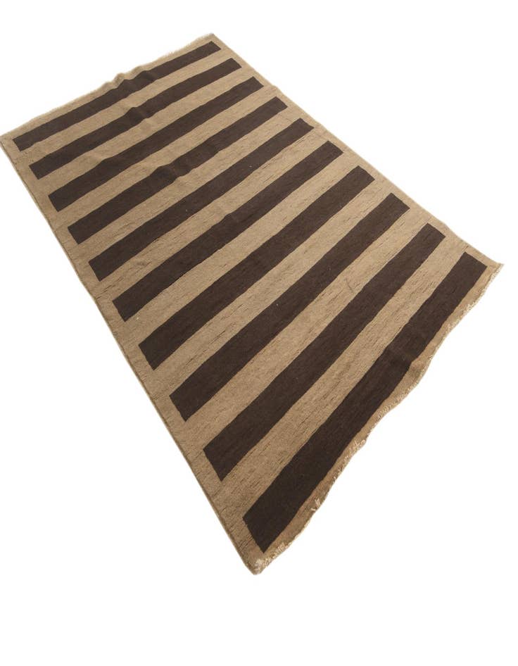 Detail image of  5' 5 x 7' 9  Hand Knotted Modern Ziegler Rug