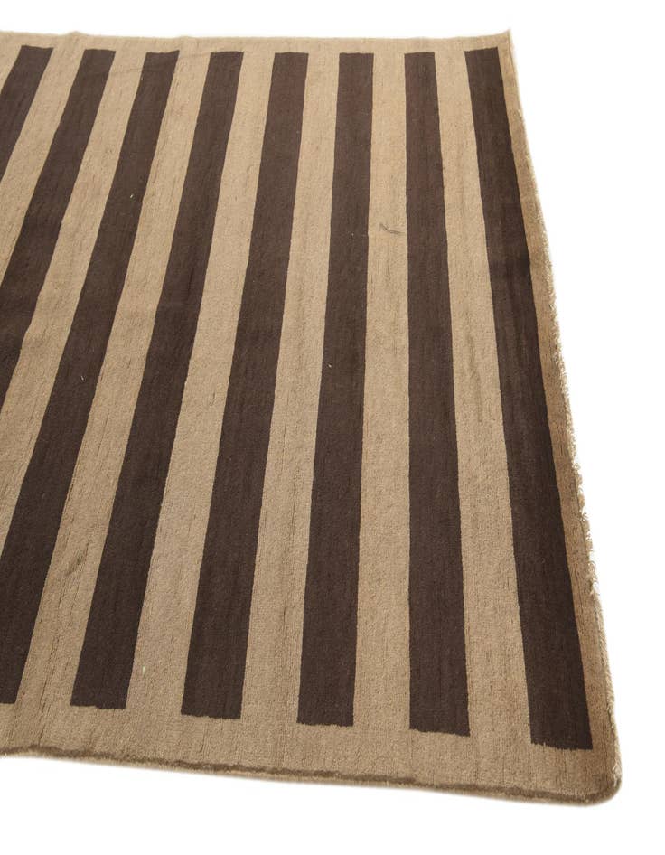 Detail image of  5' 5 x 7' 9  Hand Knotted Modern Ziegler Rug