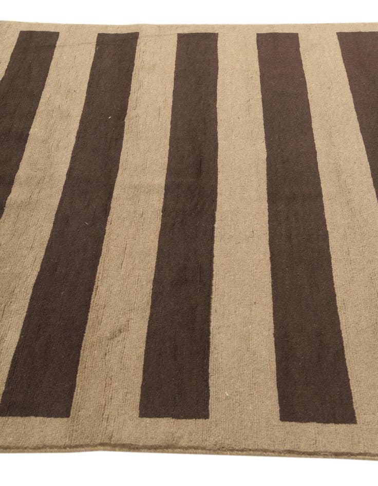 Detail image of  5' 5 x 7' 9  Hand Knotted Modern Ziegler Rug