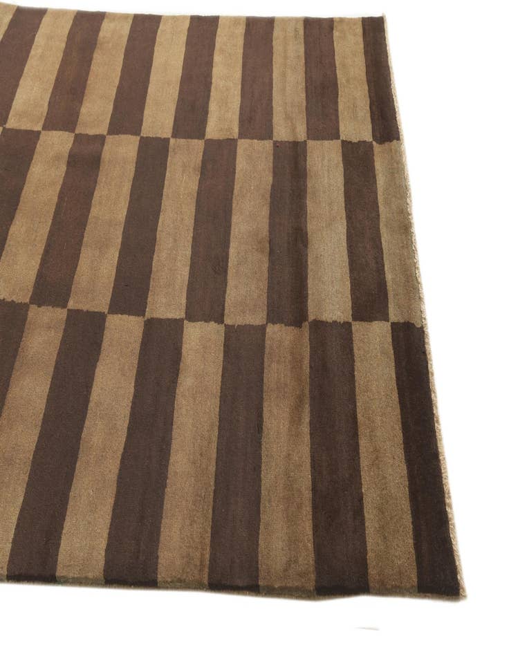 Detail image of  5' 1 x 6' 6  Hand Knotted Modern Ziegler Rug