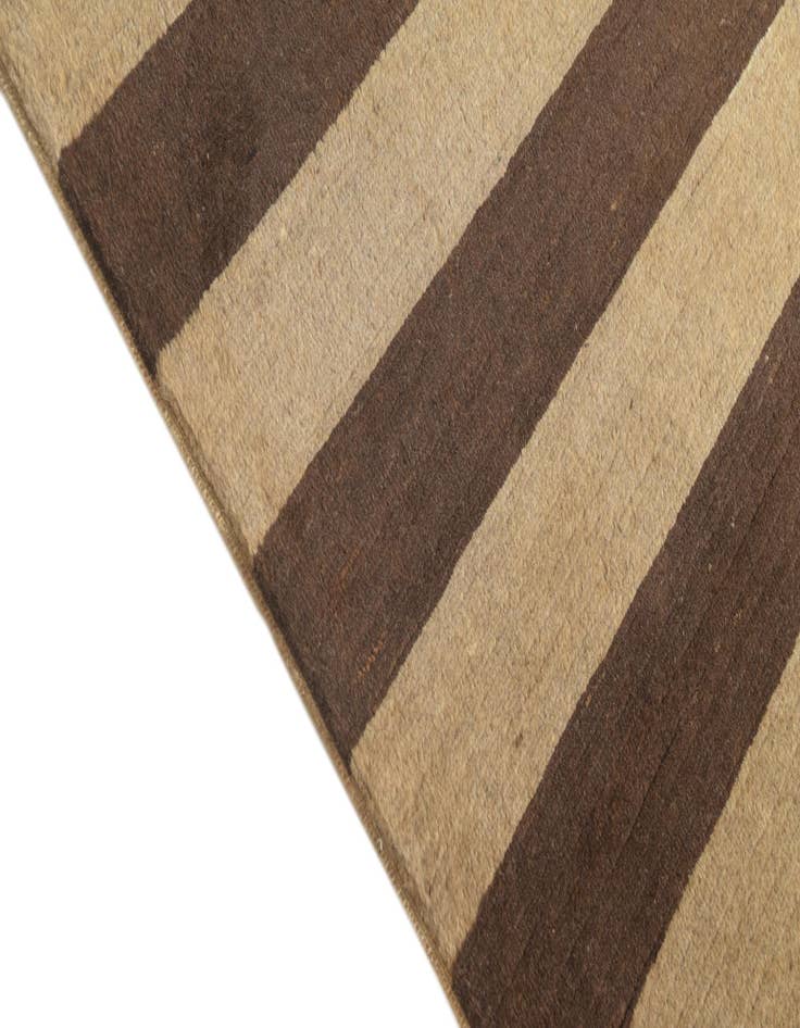 Detail image of  5' 4 x 7' 7  Hand Knotted Modern Ziegler Rug