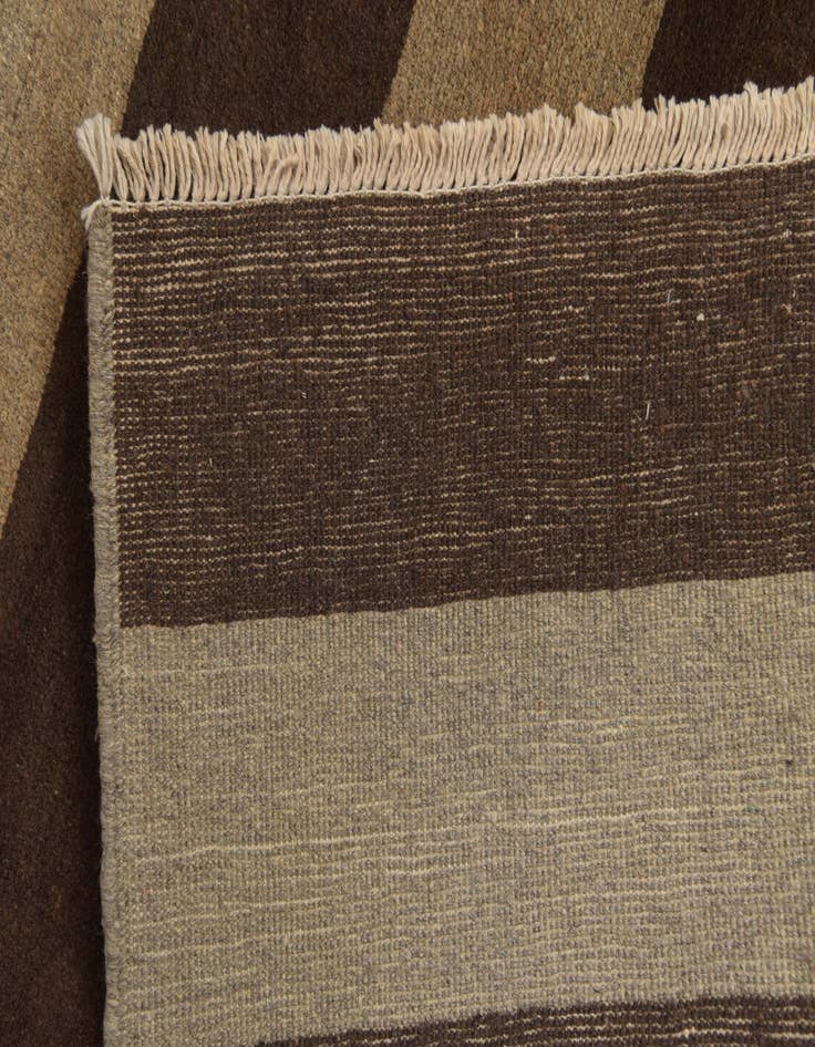 Detail image of 5' 6 x 8' Hand Knotted Modern Ziegler Rug