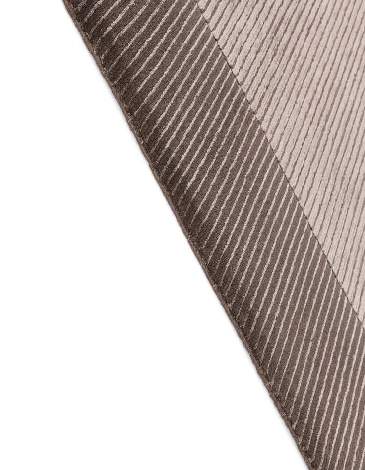 Detail image of  5' 8 x 8'  Hand Knotted Darya Wool Rug