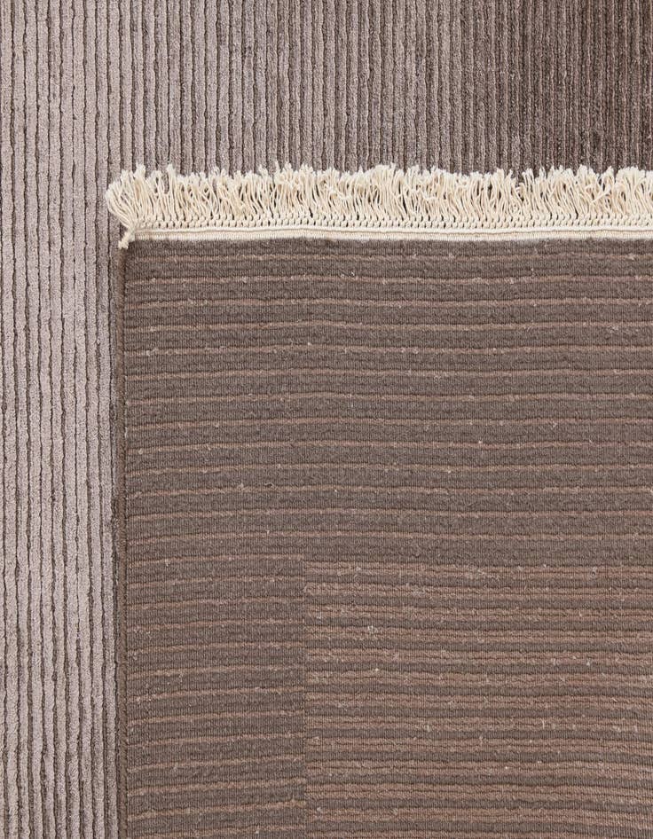 Detail image of  5' 8 x 8'  Hand Knotted Darya Wool Rug