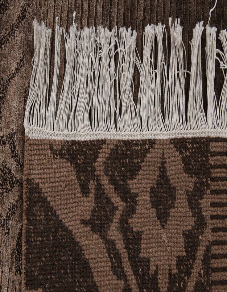 Detail image of  2' 8 x 9' 11  Hand Knotted Darya Wool Runner Rug