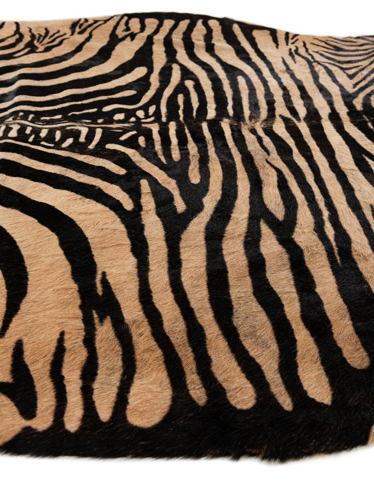 Detail image of  6' x 7' 2 Cowhide Leather Freeform Rug
