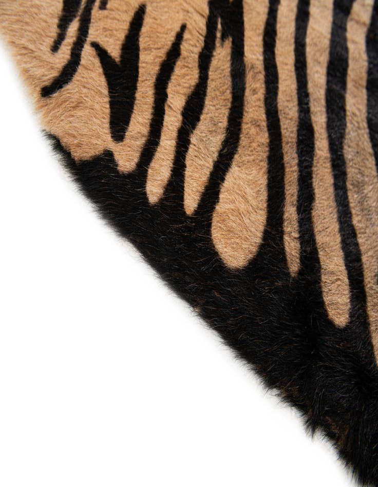 Detail image of  6' x 7' 2 Cowhide Leather Freeform Rug