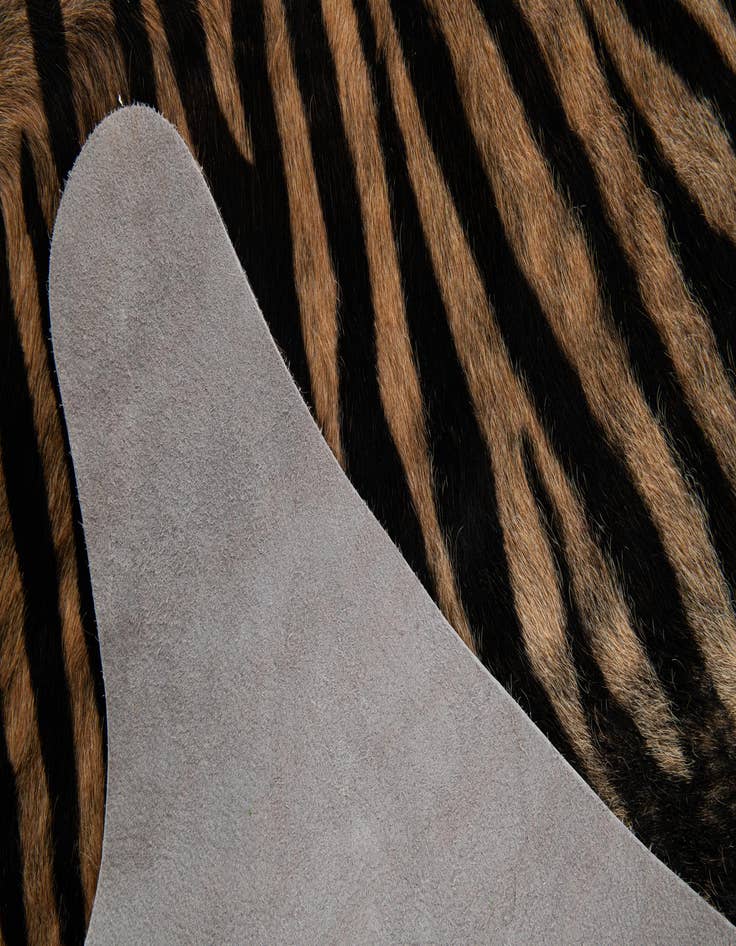 Detail image of  6' x 7' 2 Cowhide Leather Freeform Rug