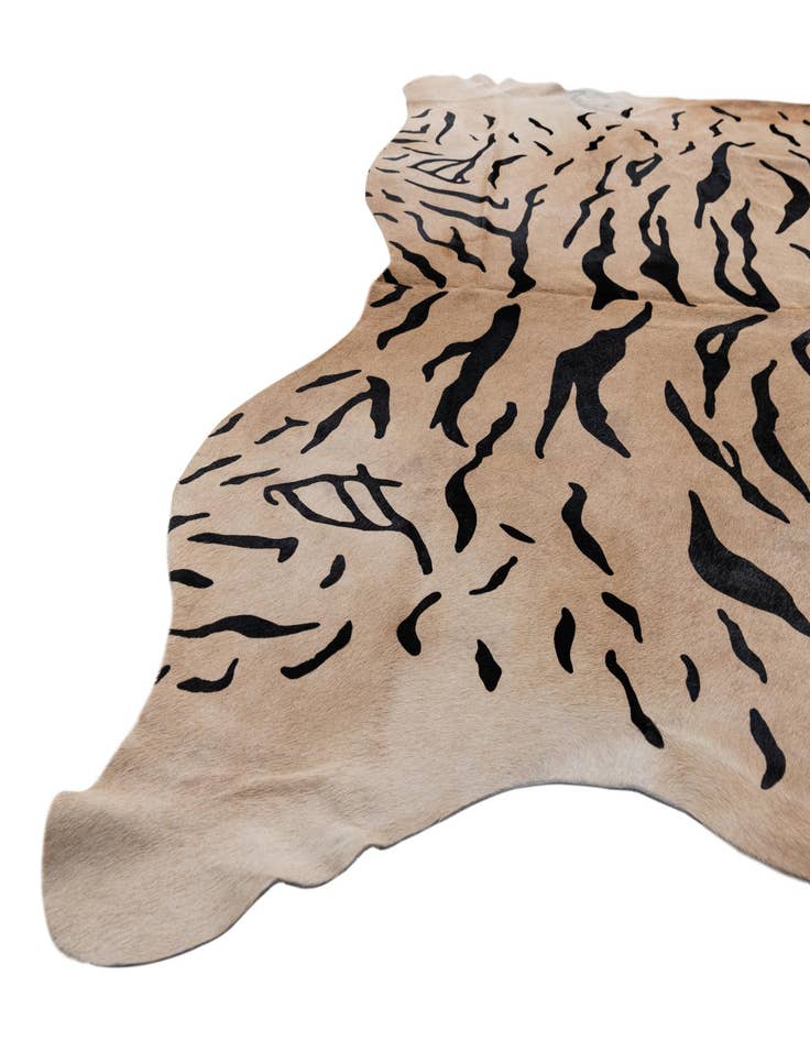 Detail image of  5' 7 x 6' 8 Cowhide Freeform Rug