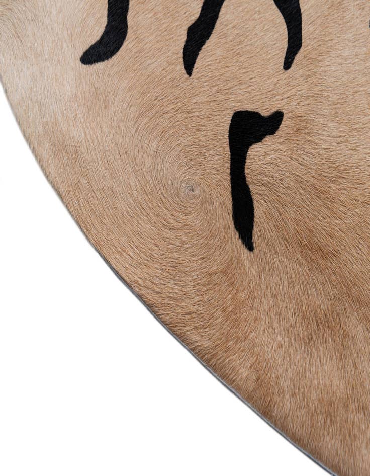 Detail image of  5' 7 x 6' 8 Cowhide Freeform Rug