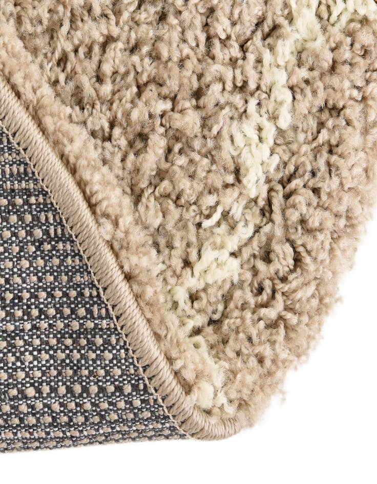 Detail image of  7' 10 x 10' Lattice Shag Oval Rug