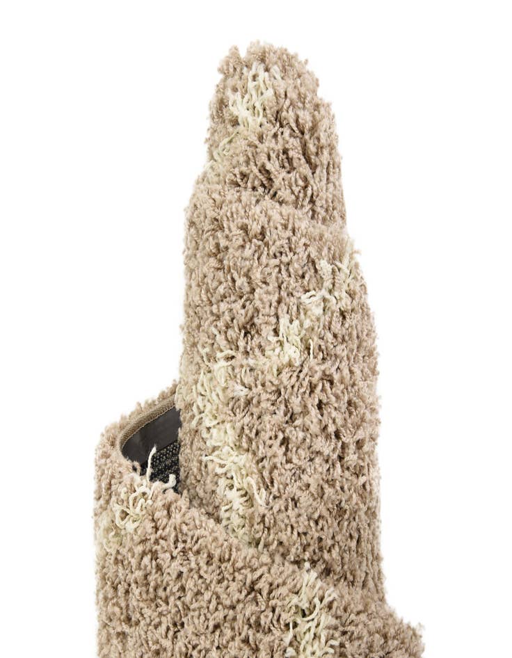 Detail image of  7' 10 x 10' Lattice Shag Oval Rug