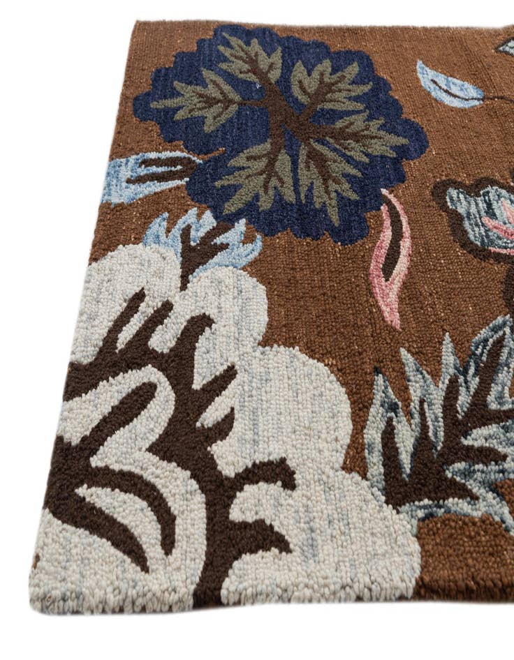 Detail image of  4' x 5' 10 Agra Rug
