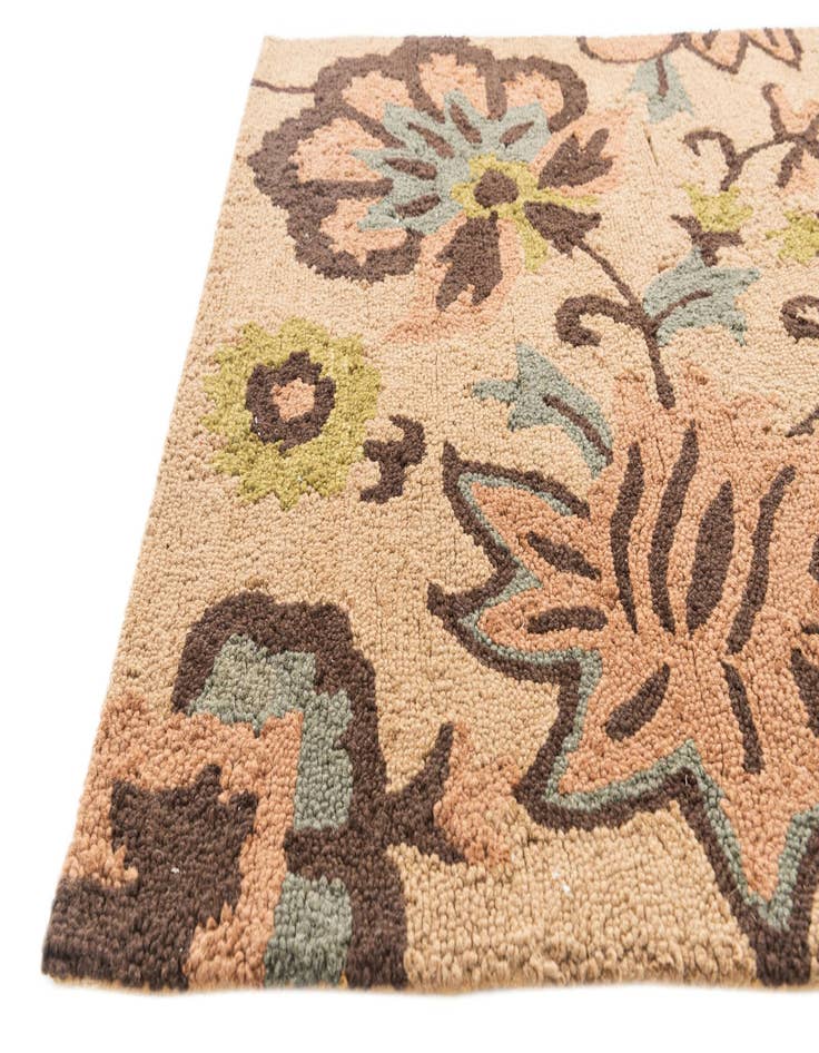 Detail image of  4' x 5' 10 Agra Rug