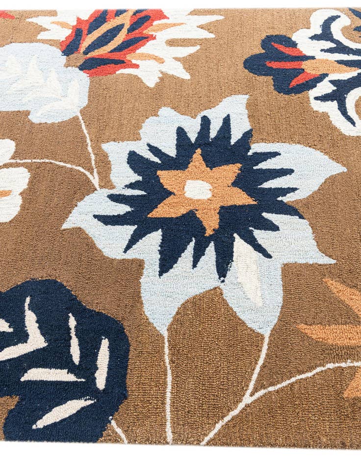 Detail image of  5' 1 x 8' Agra Rug