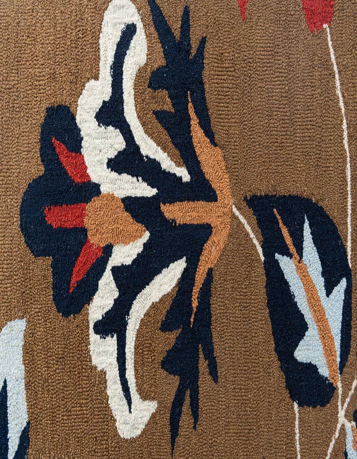 Detail image of  5' 1 x 8' Agra Rug