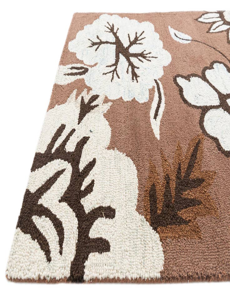 Detail image of  4' 1 x 6' Agra Rug