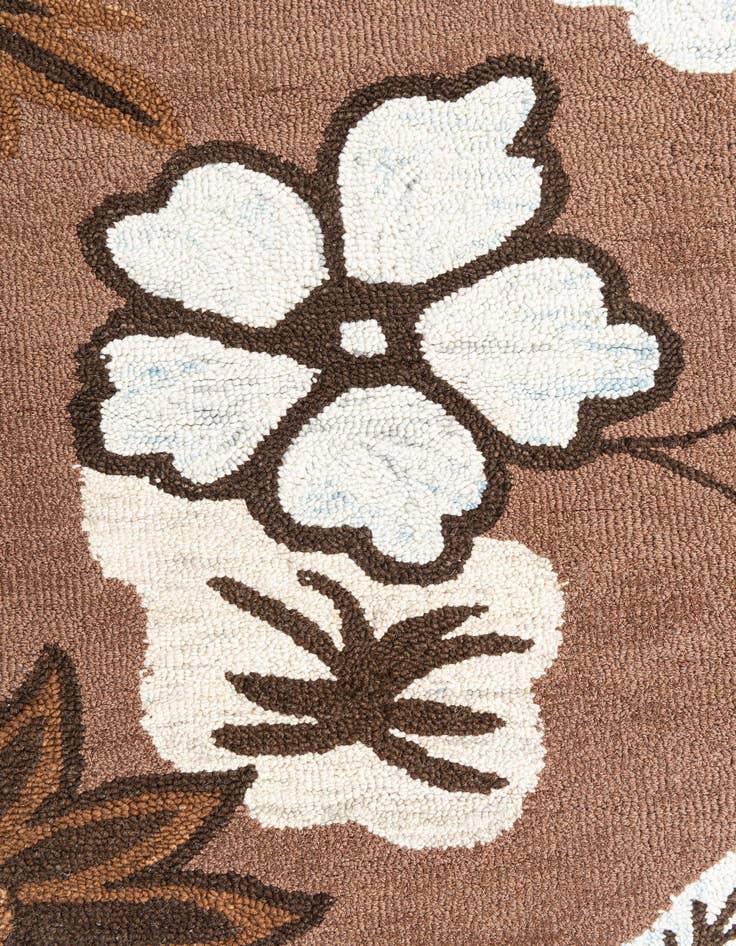 Detail image of  4' 1 x 6' Agra Rug