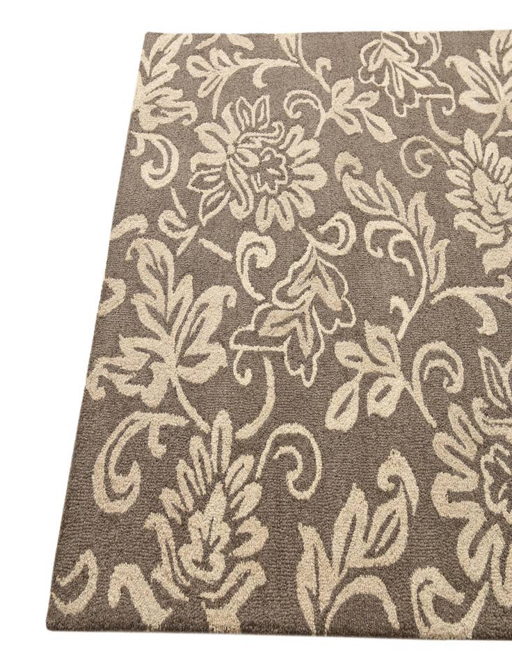 Detail image of  5' x 8' Agra Rug