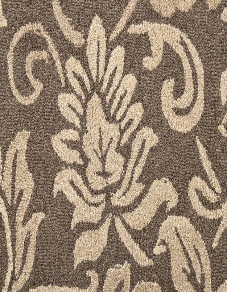 Detail image of  5' x 8' Agra Rug